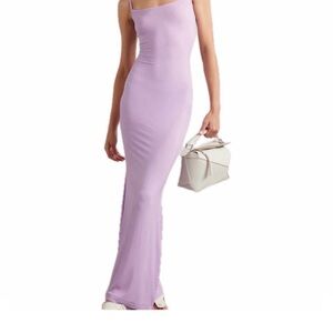 SKIMS LARGE Elegant Lavender Maxi Dress 
Used in good condition. 



Skims